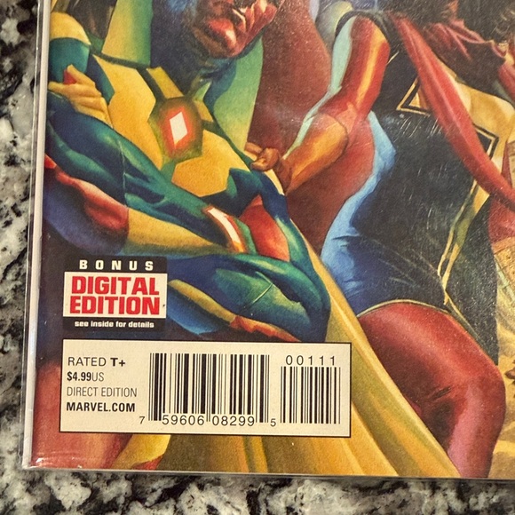 Marvel Avengers Comic with Red and Blue cover. All knew all different. - Picture 3 of 3
